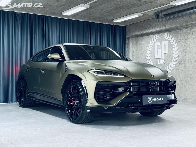 Lamborghini Urus, SE*NOVÉ*MAT*AKRAPOVIC*